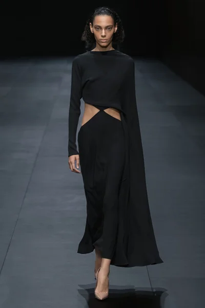 Look 80
